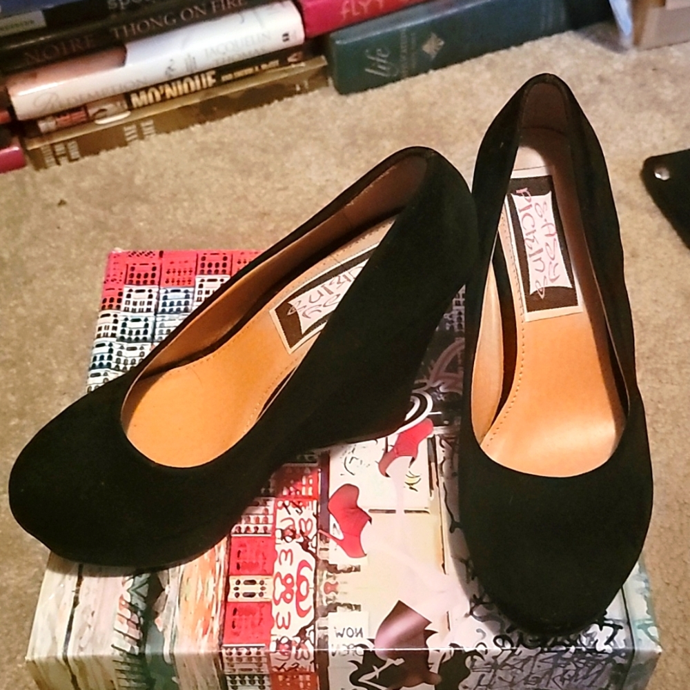 Wedge low heel